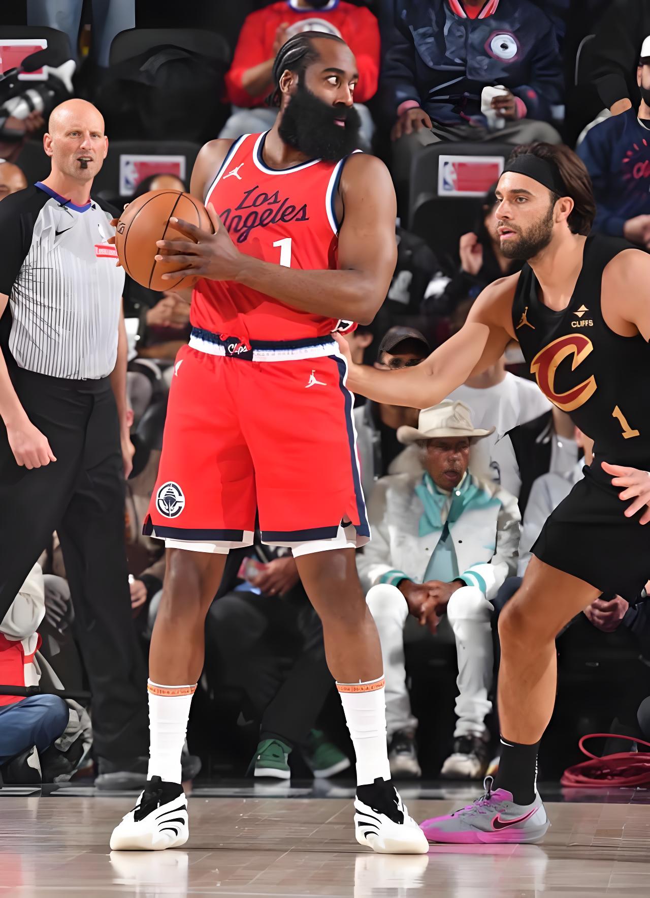 开云全站APP官方下载关于加时末段NBA常规赛焦点战，布鲁克林篮网遗憾出局，管理层满意，训练强度明显提升的信息