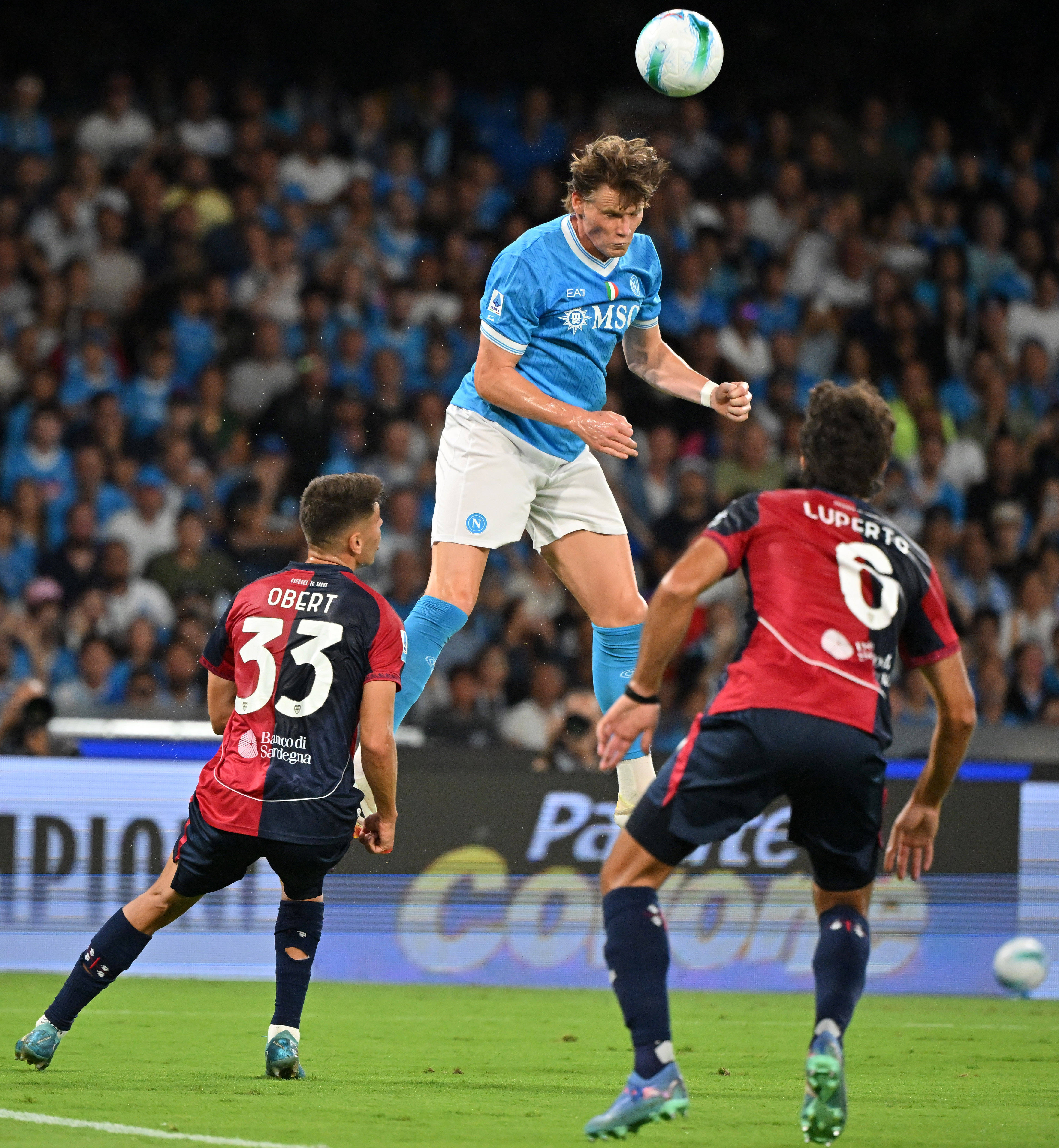 开云全站正版APP下载关于埃因霍温内部会议纪要流出——集结日刷新队史纪录，欧冠使命明确，数据趋势出现新变化的信息